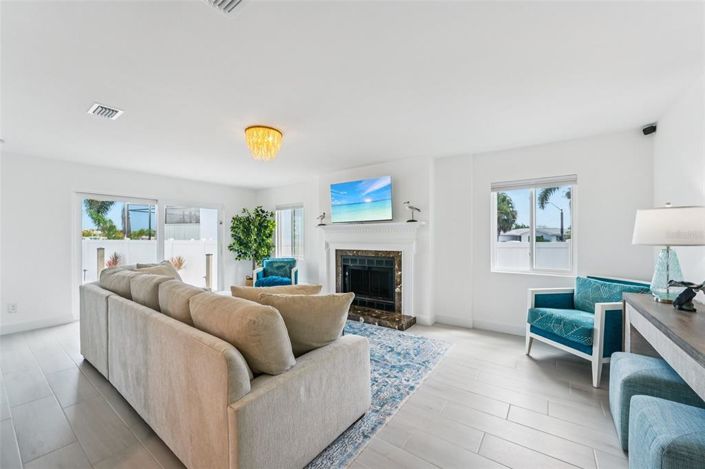 Image No.35-4 Bed Property for sale