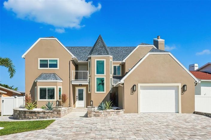 Image No.9-4 Bed Property for sale