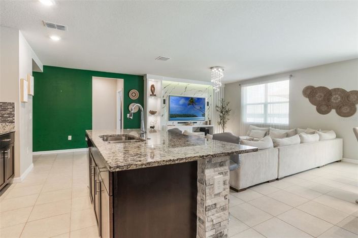 Image No.14-4 Bed Property for sale