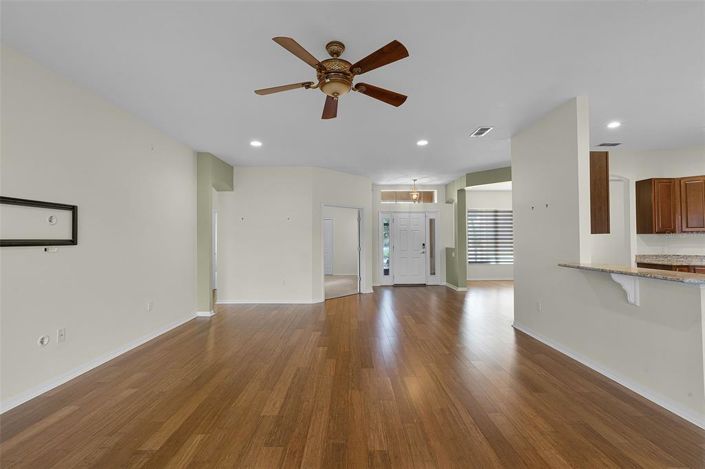 Image No.10-4 Bed Property for sale