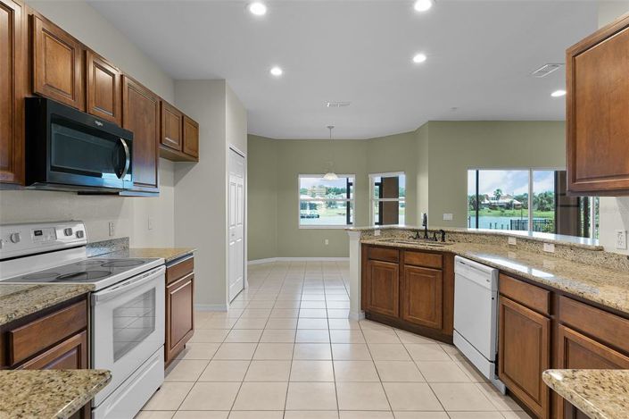 Image No.19-4 Bed Property for sale