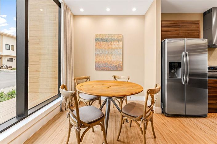 Image No.15-4 Bed Townhouse for sale