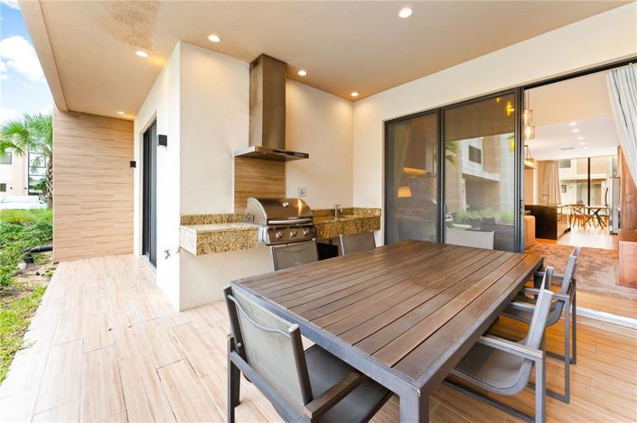 Image No.19-4 Bed Townhouse for sale