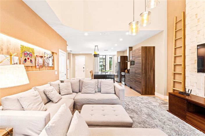 Image No.2-4 Bed Townhouse for sale