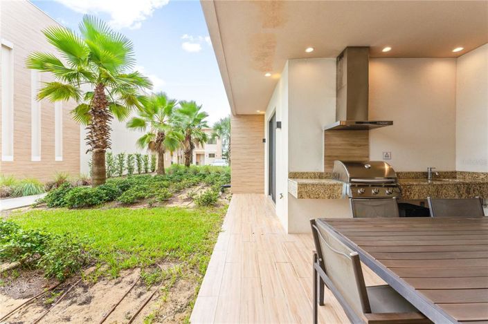 Image No.20-4 Bed Townhouse for sale