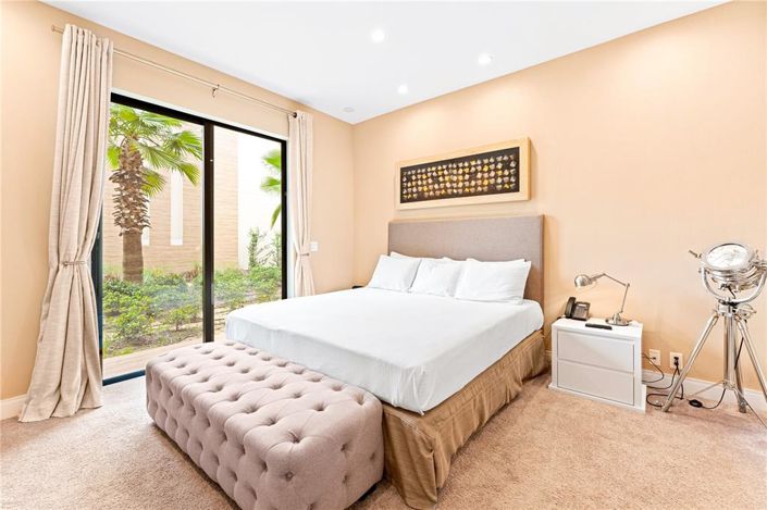 Image No.22-4 Bed Townhouse for sale