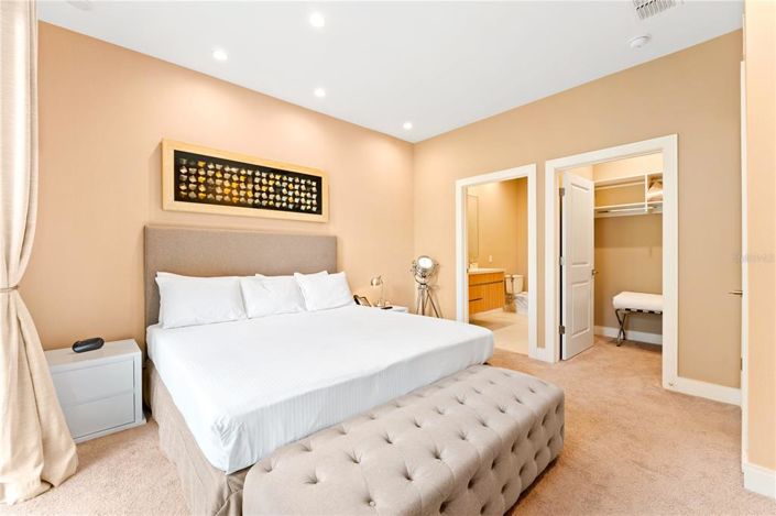 Image No.23-4 Bed Townhouse for sale