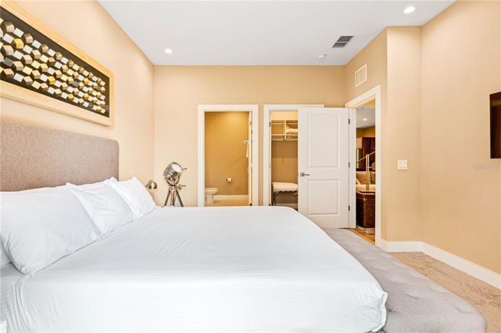 Image No.24-4 Bed Townhouse for sale