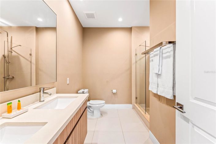 Image No.26-4 Bed Townhouse for sale