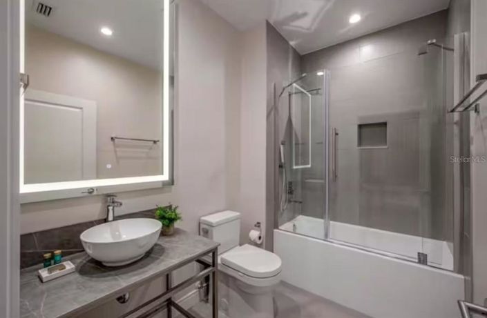 Image No.24-4 Bed Townhouse for sale