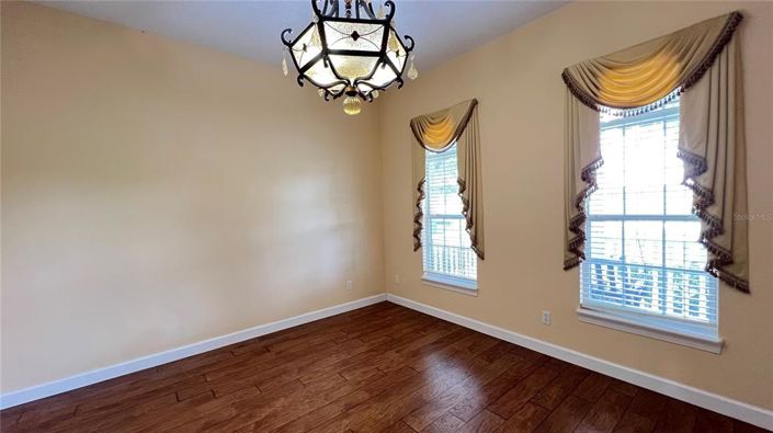 Image No.30-4 Bed Property for sale