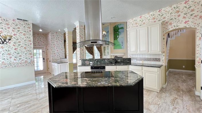 Image No.44-4 Bed Property for sale