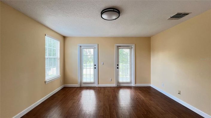 Image No.57-4 Bed Property for sale