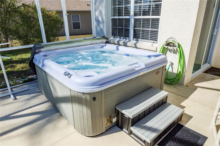 Image No.14-6 Bed Property for sale