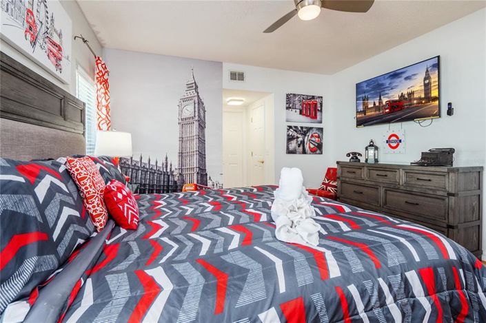 Image No.20-6 Bed Property for sale