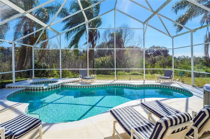 Image No.3-6 Bed Property for sale