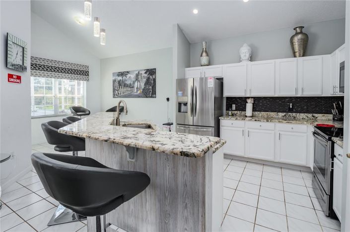 Image No.8-6 Bed Property for sale