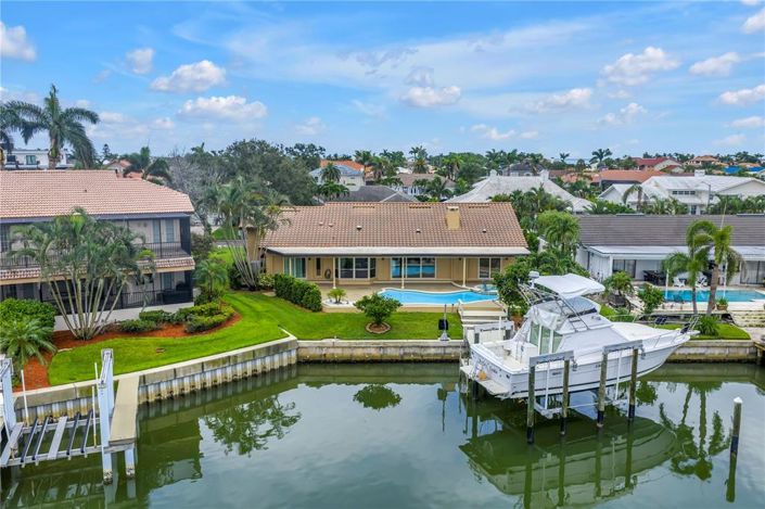 Image No.15-3 Bed Property for sale