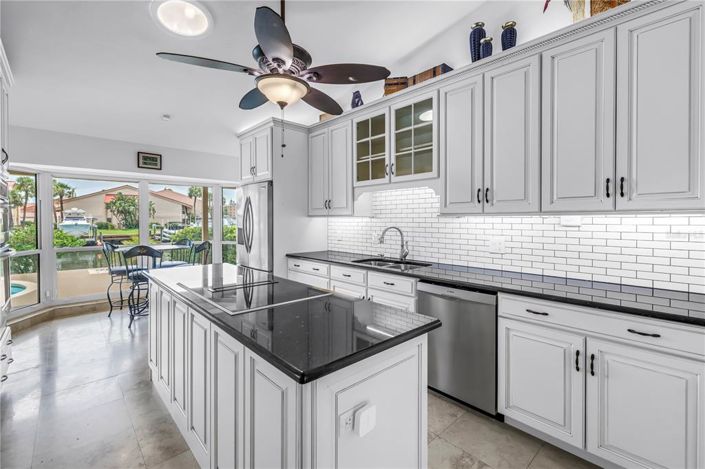 Image No.27-3 Bed Property for sale