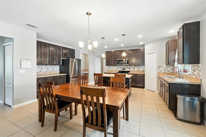 Image No.9-3 Bed Property for sale