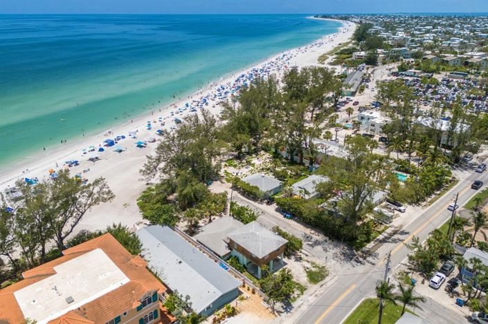 Image No.8-4 Bed Property for sale