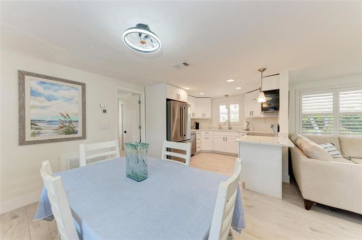 Image No.18-2 Bed Property for sale