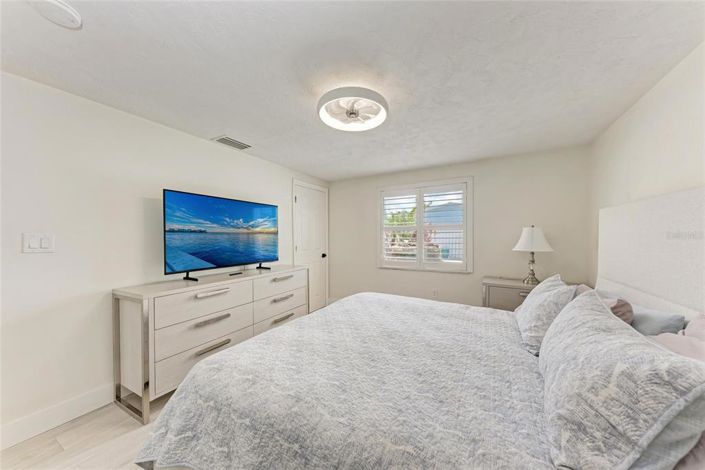 Image No.22-2 Bed Property for sale