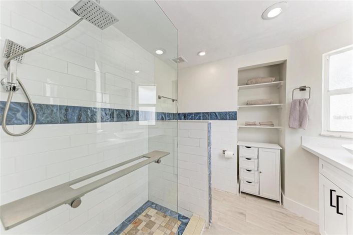 Image No.25-2 Bed Property for sale