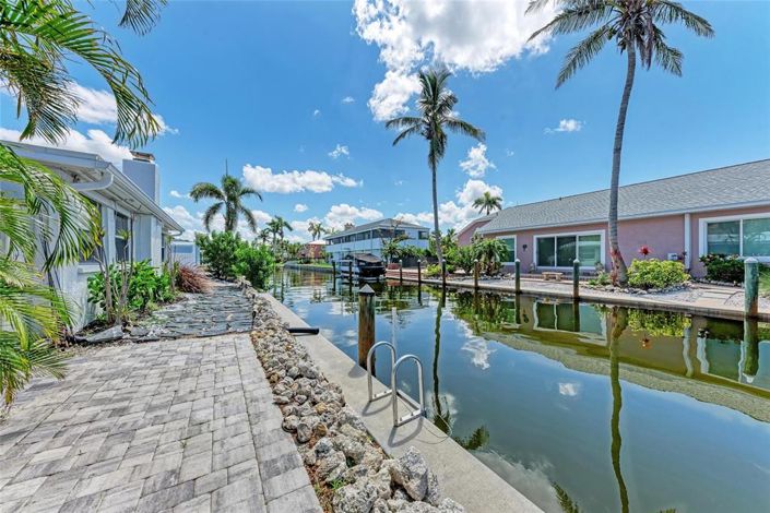 Image No.42-2 Bed Property for sale