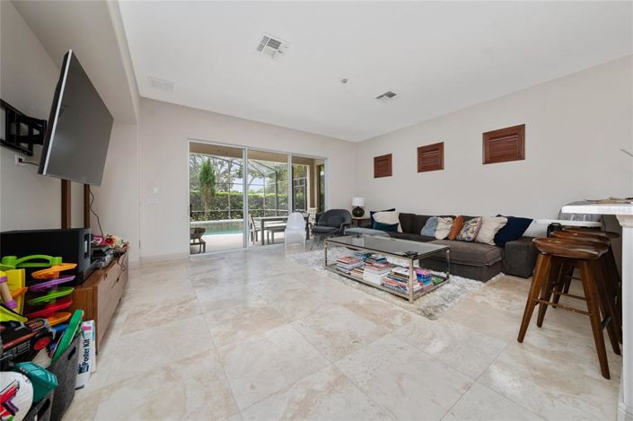 Image No.10-4 Bed Property for sale