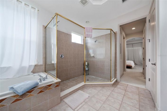 Image No.14-4 Bed Property for sale