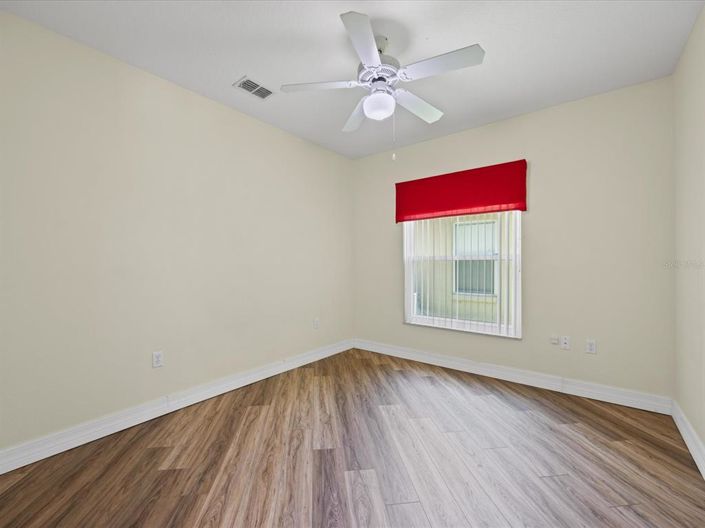 Image No.25-6 Bed Property for sale