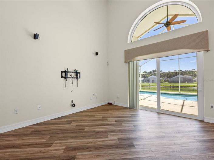 Image No.7-6 Bed Property for sale