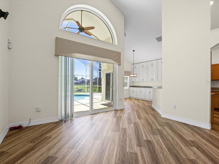 Image No.9-6 Bed Property for sale