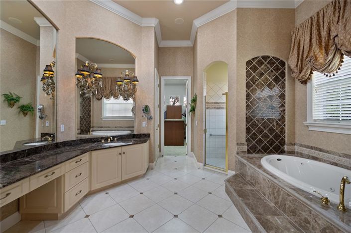 Image No.21-5 Bed Property for sale