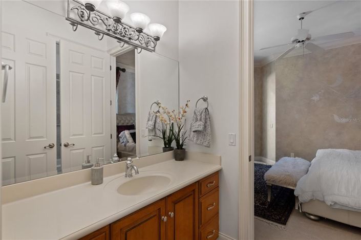 Image No.28-5 Bed Property for sale