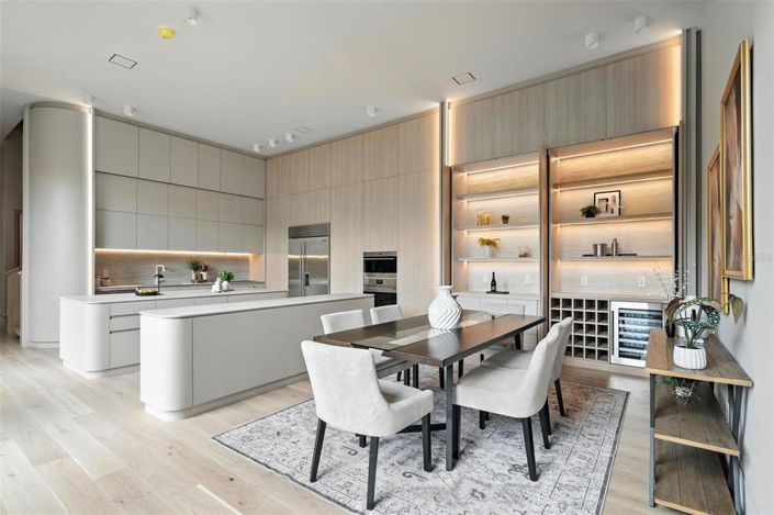 Image No.12-4 Bed Property for sale