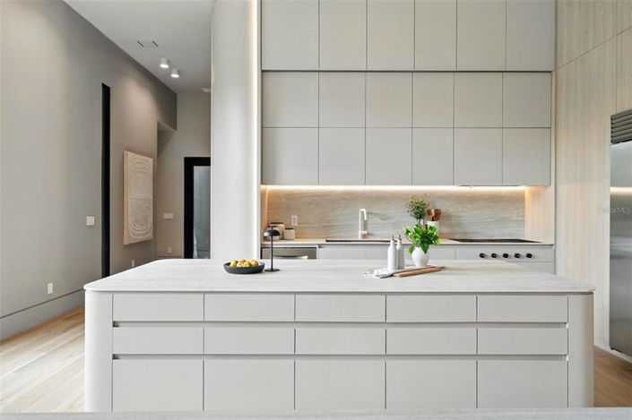 Image No.16-4 Bed Property for sale