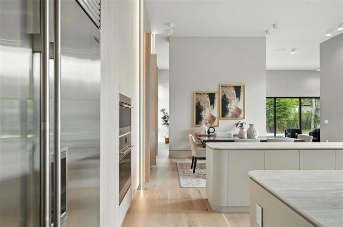 Image No.19-4 Bed Property for sale