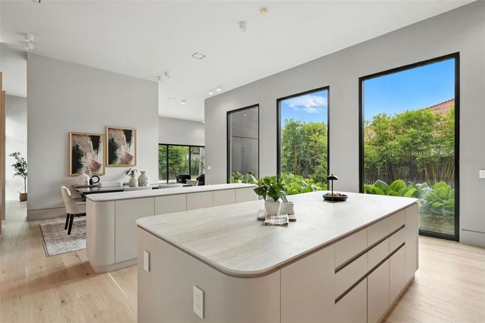 Image No.20-4 Bed Property for sale