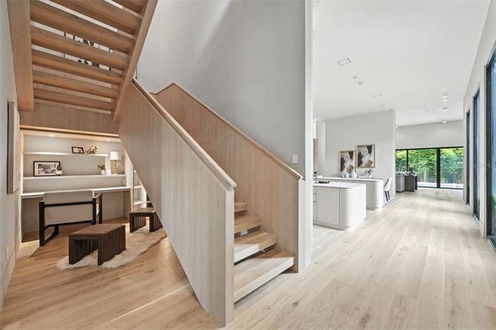 Image No.23-4 Bed Property for sale