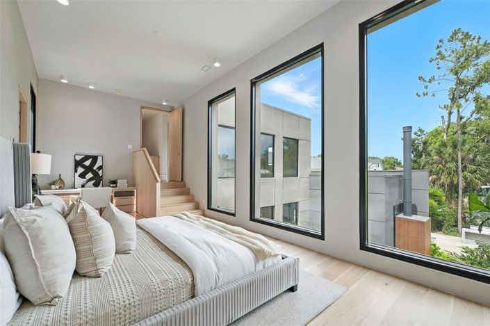 Image No.36-4 Bed Property for sale