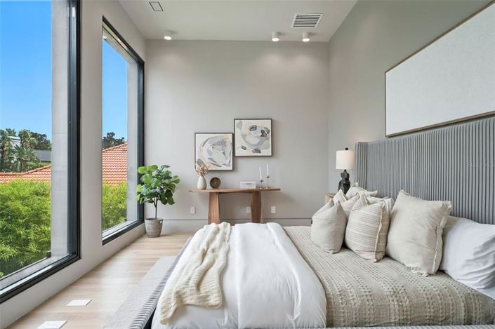 Image No.38-4 Bed Property for sale