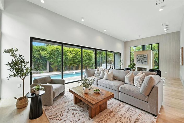 Image No.43-4 Bed Property for sale