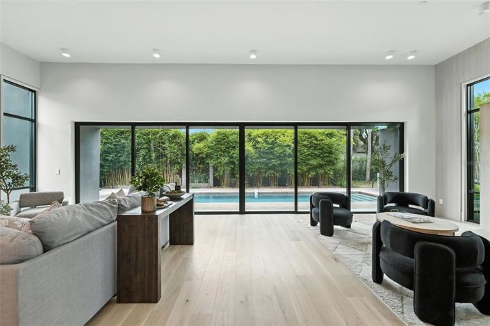 Image No.48-4 Bed Property for sale