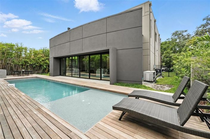 Image No.51-4 Bed Property for sale