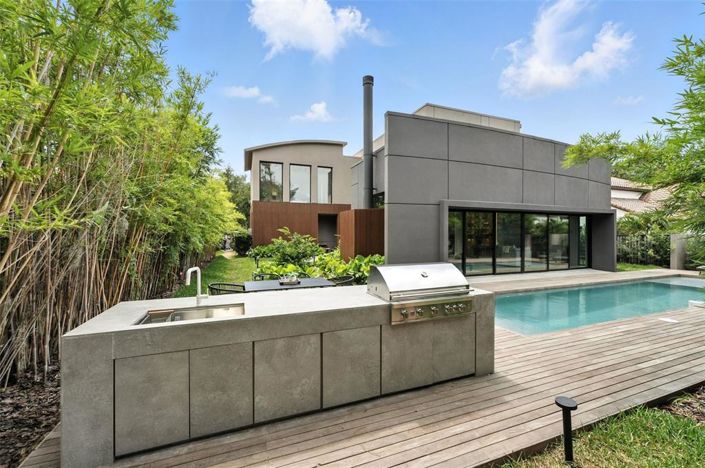 Image No.56-4 Bed Property for sale