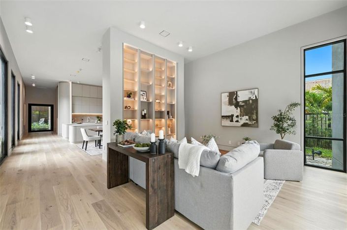 Image No.9-4 Bed Property for sale