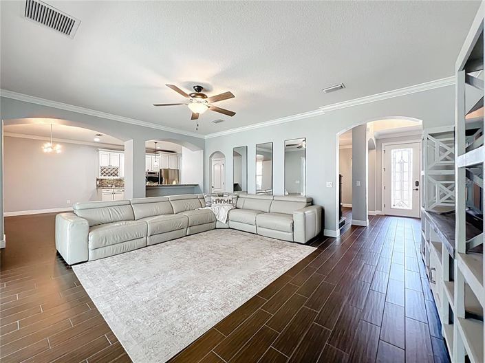 Image No.24-5 Bed Property for sale