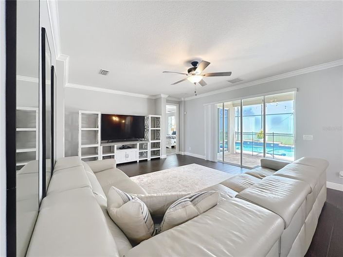 Image No.25-5 Bed Property for sale